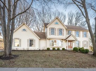 384 Greentrails Dr S, Chesterfield, MO 63017