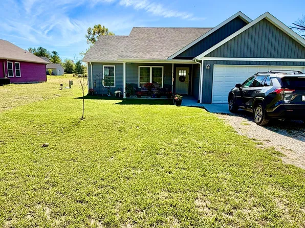 1594 N Cowlitz Trl, Greensburg, IN 47240