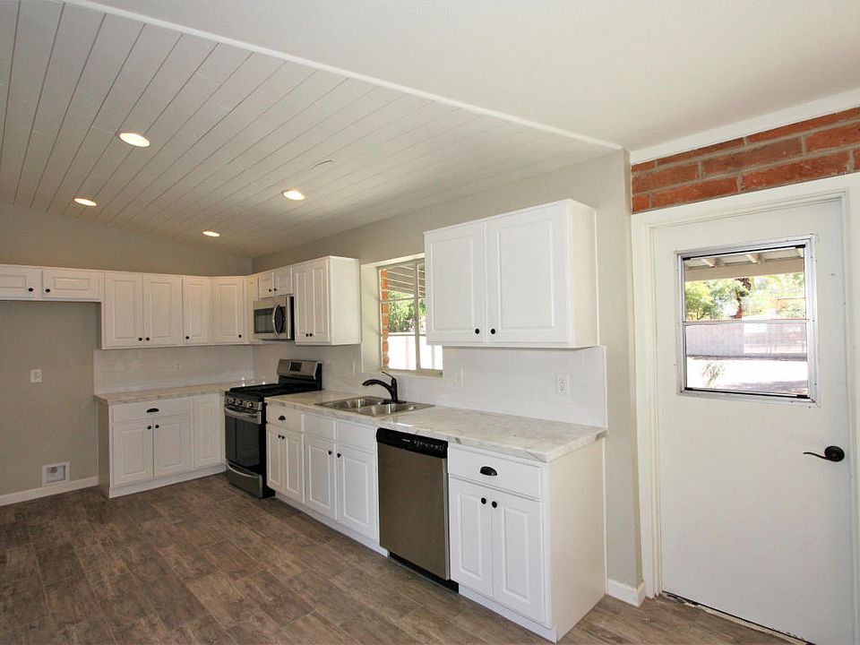 1st image of 4326 E Monte Vista Dr