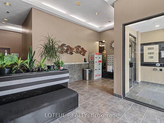5th image of 99 Holland Ave #605