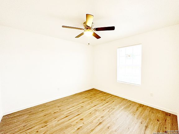 4th image of 653 County Road 5715
