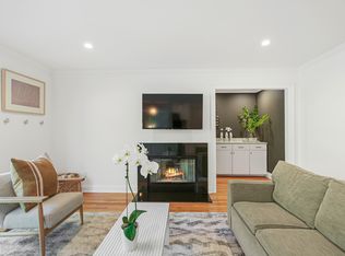 10 Pennant Ln, East Quogue, NY 11942