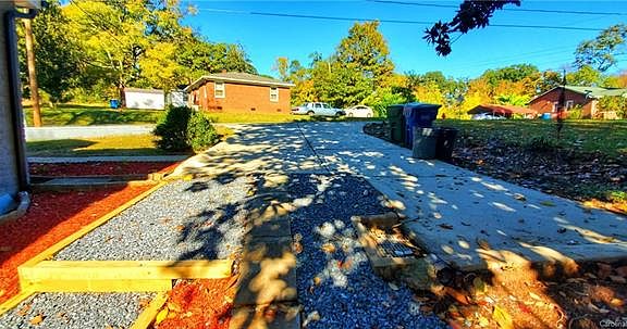 3rd image of 110 E Nims Ave