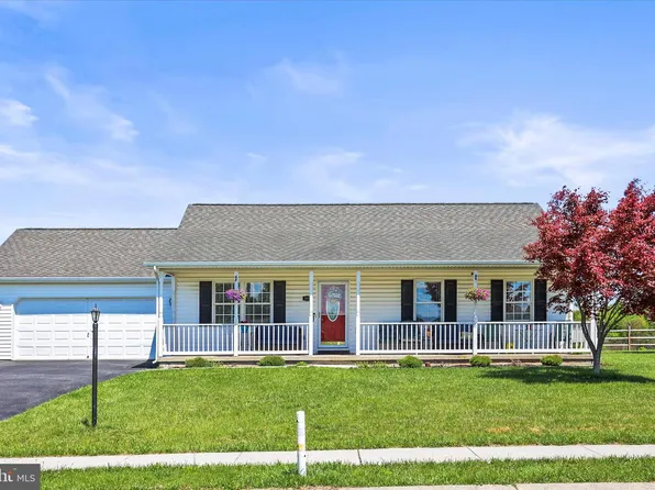 1455 Wanda Dr, Hanover, PA 17331