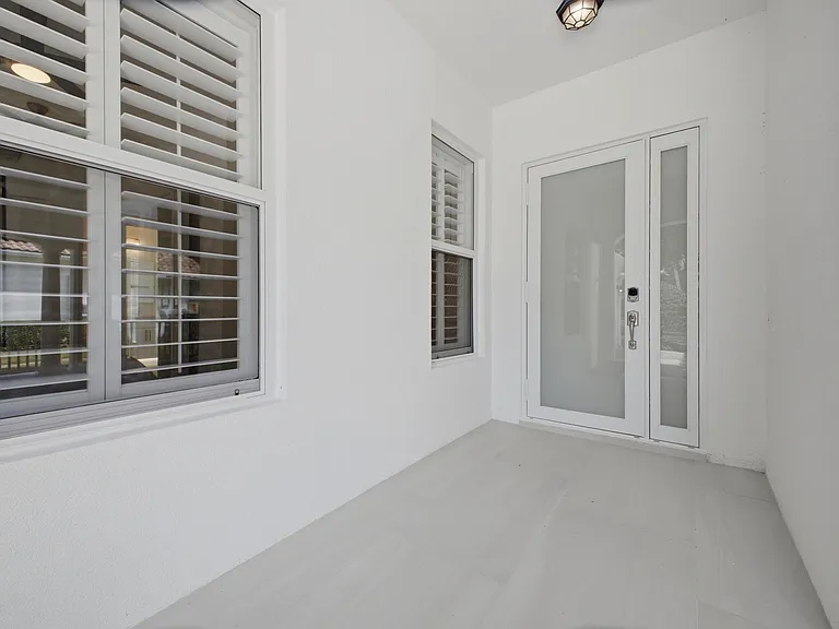 3225 Ushant Ct — Photo 6