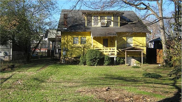 2nd image of 1516 Villa Pl