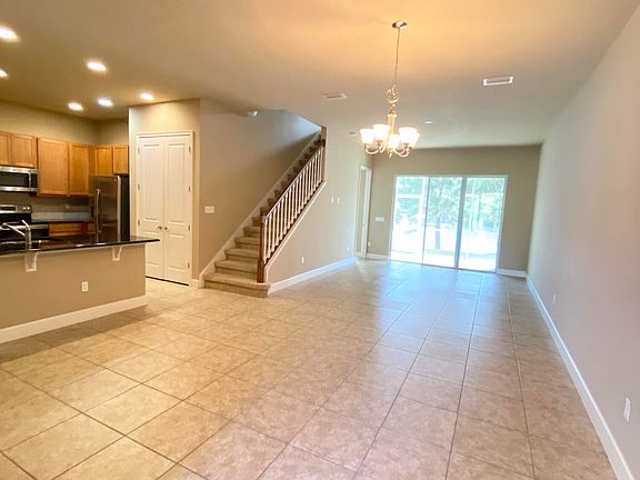 2nd image of 783 Aldenham Ln