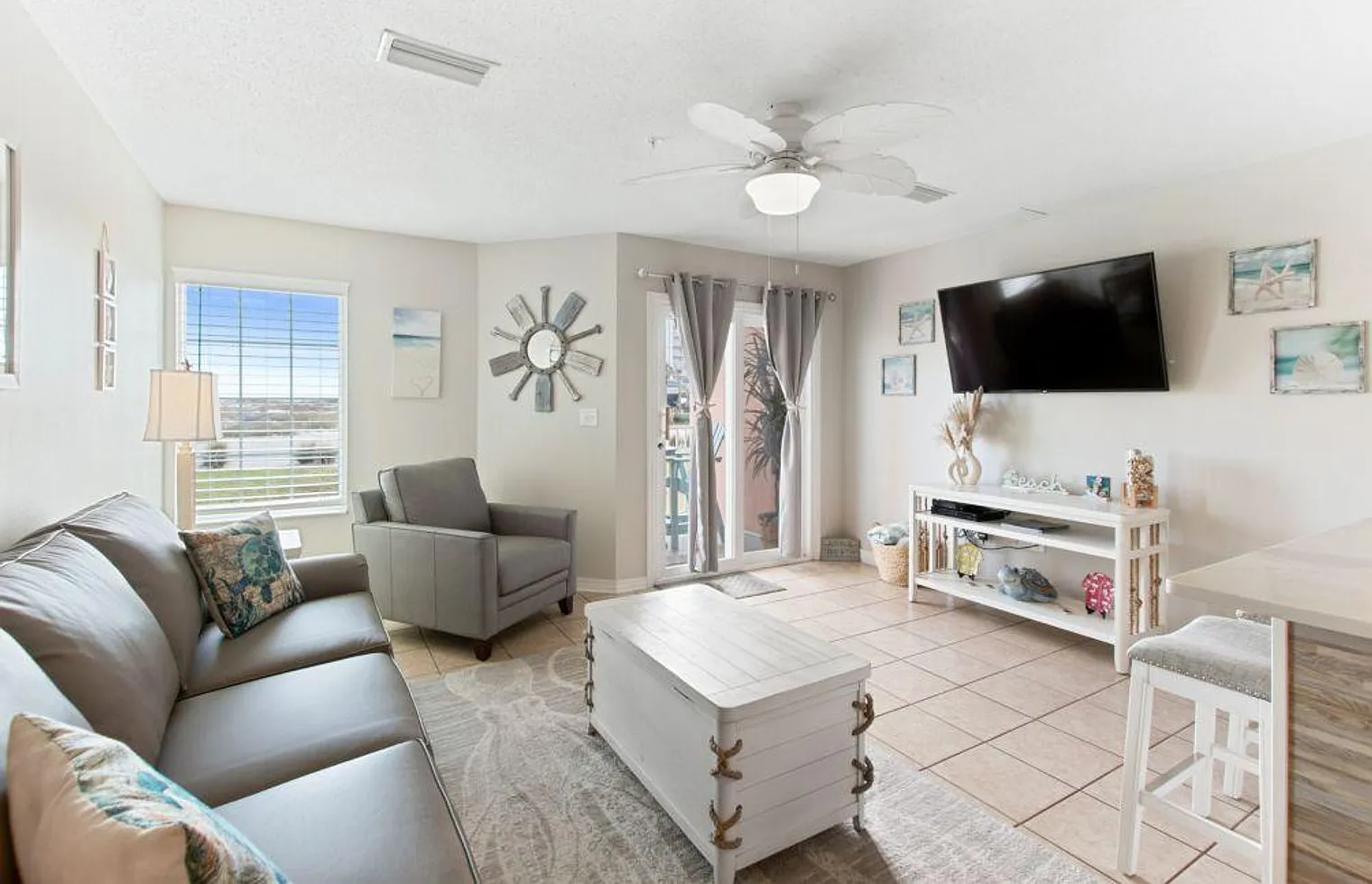 1 bed, 1.0 bath, 624 sqft, $2,474 — Photo 1