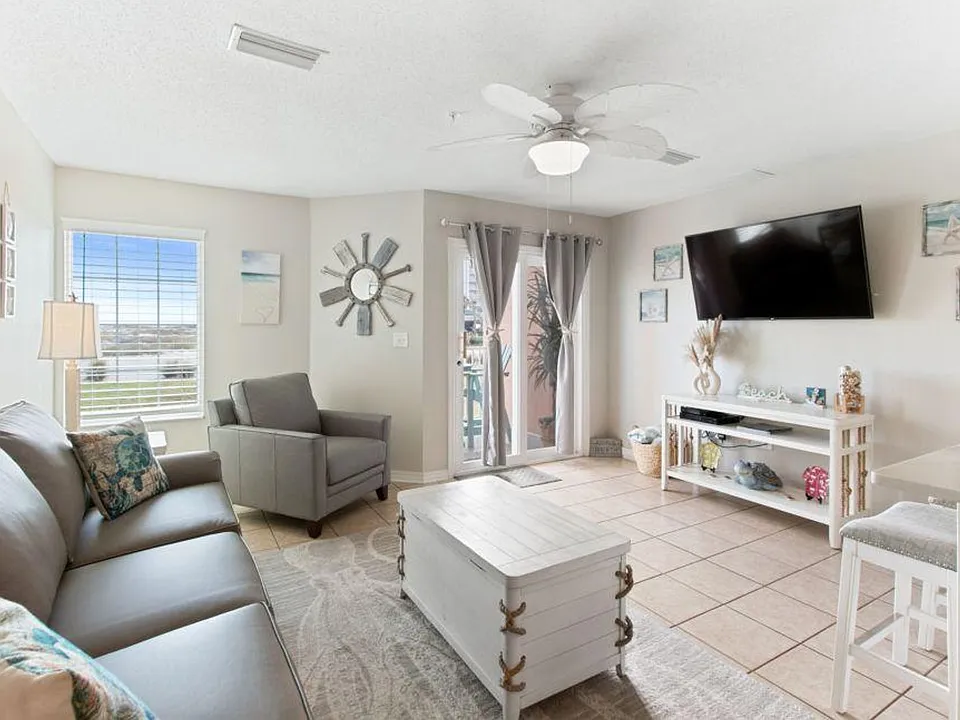572 E Beach Blvd #ID1266403P