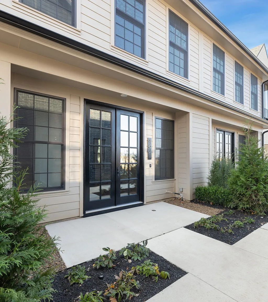 3 bed, 1854 sqft, $4,400 — Photo 1