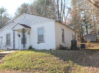 678 Factory St, Mount Airy, NC 27030