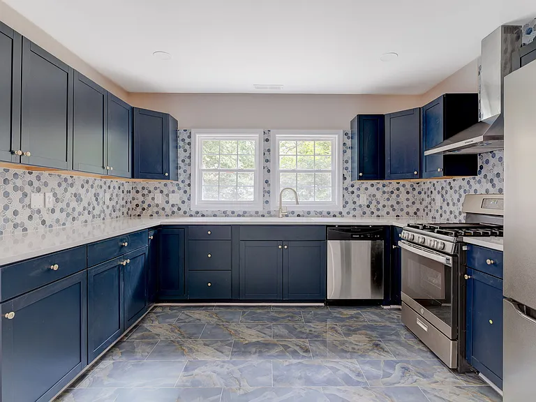 802 Mill St — Photo 5