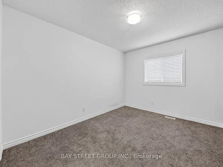 445 Avens St — Photo 29