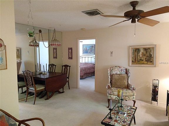 4th image of 2408 Lake Shore Dr