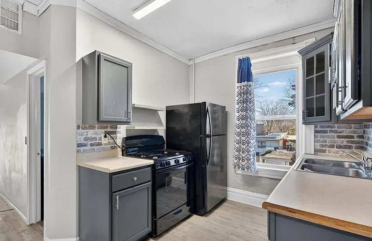 3005 S Compton Ave — Photo 11