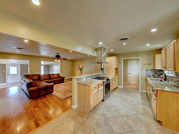 4th image of 110 Oakview Dr