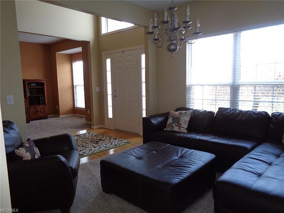 5th image of 470 Wilmington Dr