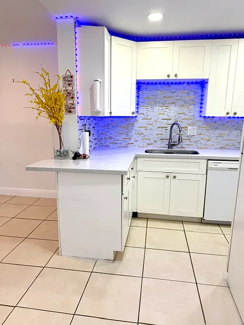 1 bed, 1.5 bath, 750 sqft, $1,750 — Photo 2