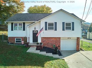 5010 Shannon Dr, Cross Lanes, WV 25313