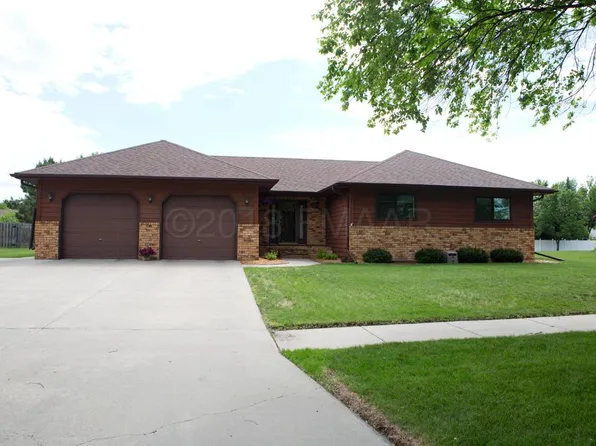 3430 22nd St S, Fargo, ND 58104