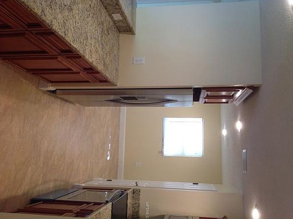 3rd image of 50 Colette Ct