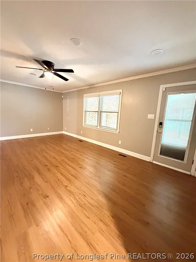 4 bed, 2.0 bath, 2376 sqft, $1,750 — Photo 4