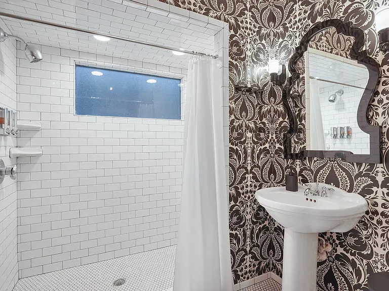 1802 Brackenridge St — Photo 23