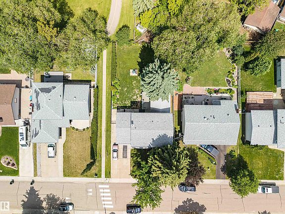 3rd image of 39 Manor Dr