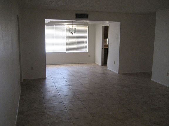 3rd image of 507 E Helena Dr