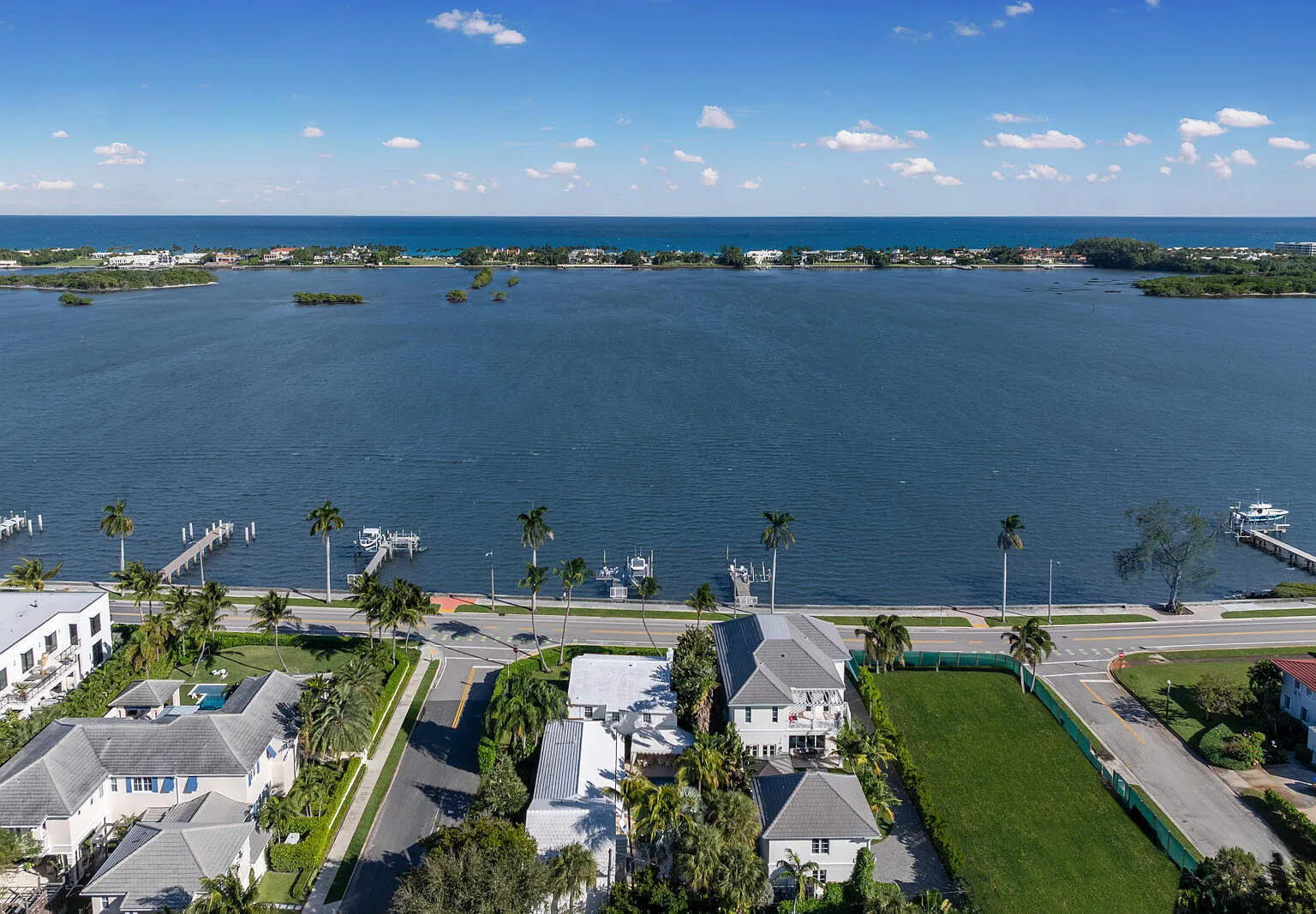 5 bed, 6.0 bath, 4526 sqft, $40,000 — Photo 3