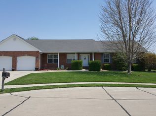 6 Pinebrooke, Troy, IL 62294