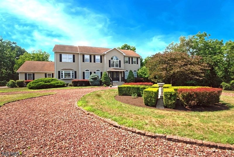 1st image of 32 Coddington Rd