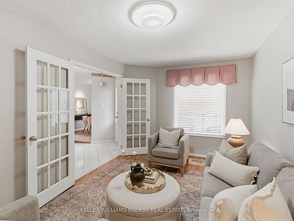 4th image of 733 Aspen Rd