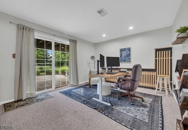 9 Hannah Ct — Photo 32