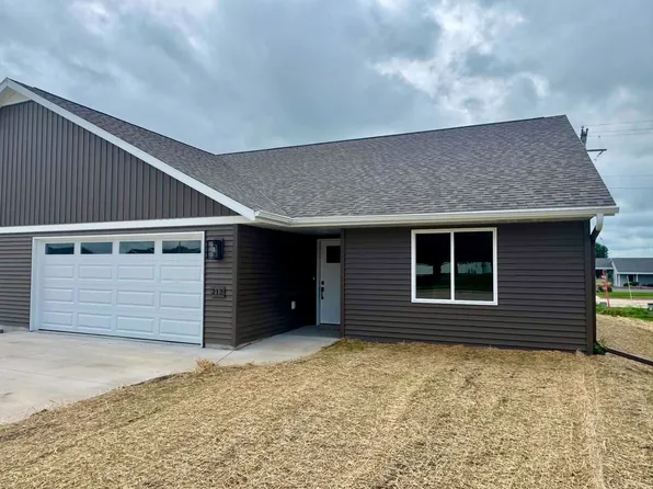 212 Danielle Dr, Randolph, WI 53956