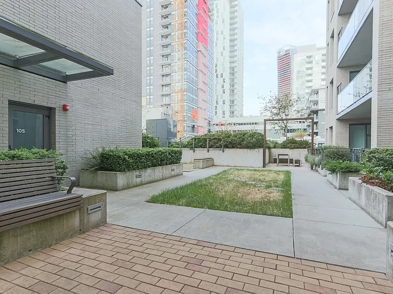 5733 Alberta St #305 — Photo 18
