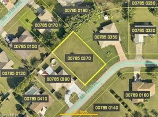 1004 SE 13th Place Cpe, Coral, FL 33990
