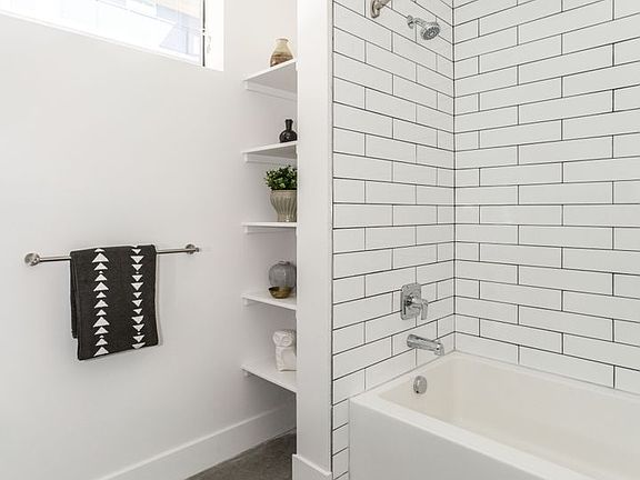 5th image of 2980 Allesandro St #205