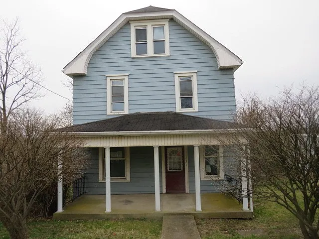 131 Main St photo 1