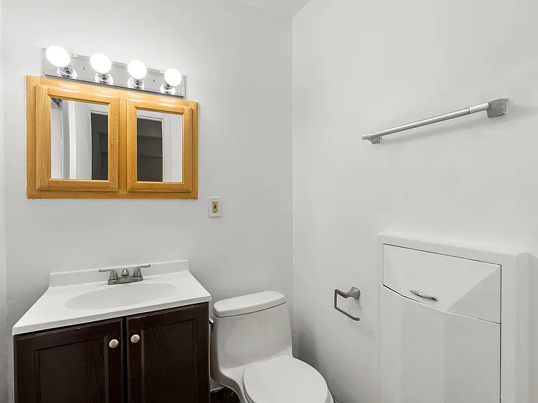 10643 Weymouth St #103 — Photo 19