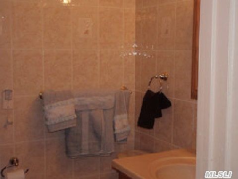 4th image of 112 Clubhouse Dr #112