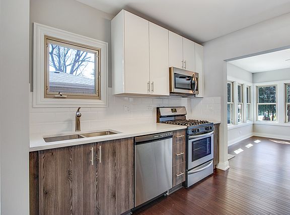 3rd image of 120 N Berteau Ave