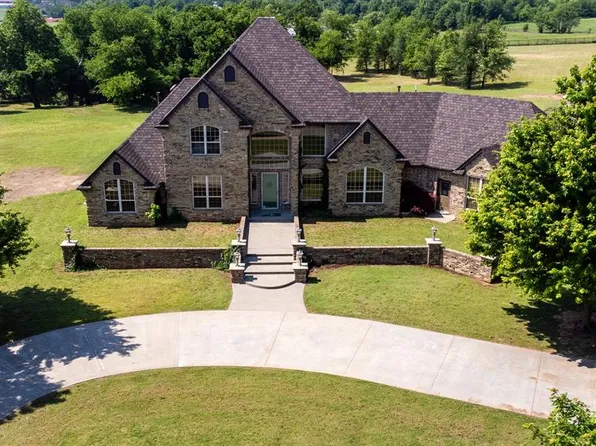 5922 E Silver City Rdg, Tuttle, OK 73089