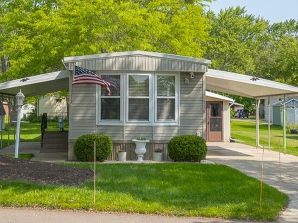 116 Hickory Cir, Elyria, OH 44035