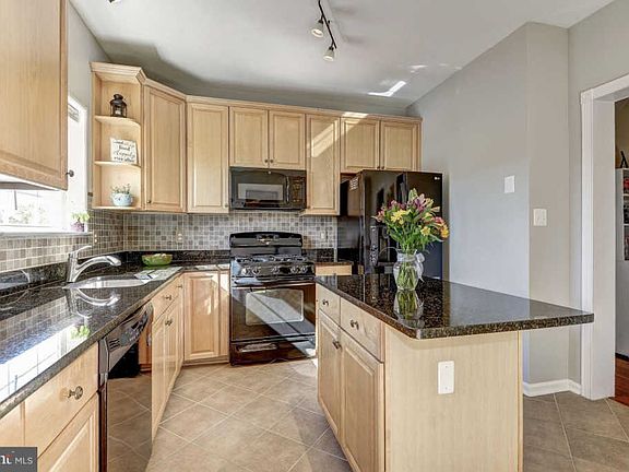 2nd image of 503 Tuliptree Sq NE