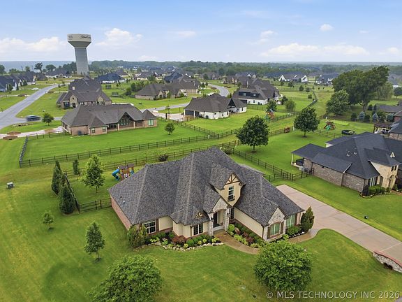 4th image of 6302 N Twin Creeks Dr