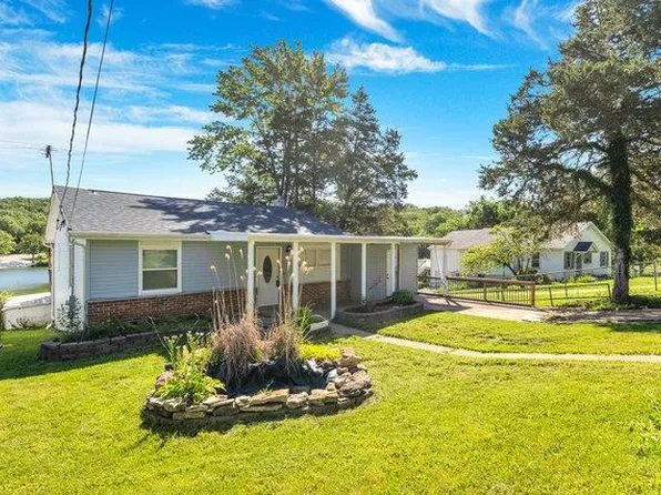 8529 Lake Dr, Cedar Hill, MO 63016