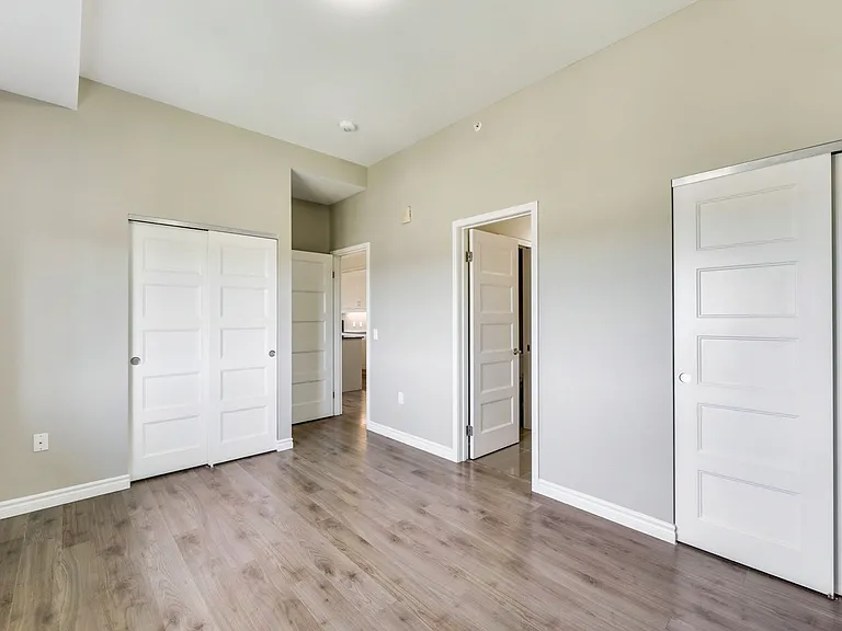 325 Lakeview Dr — Photo 16
