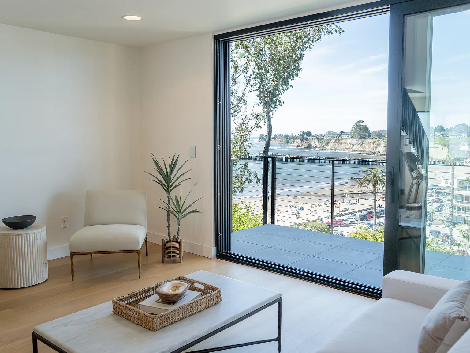 2 bed, 1000 sqft, $8,000 — Photo 4