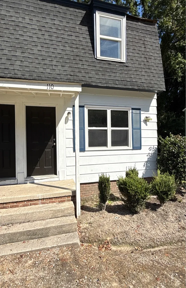 110 Aqua Ct — Photo 1